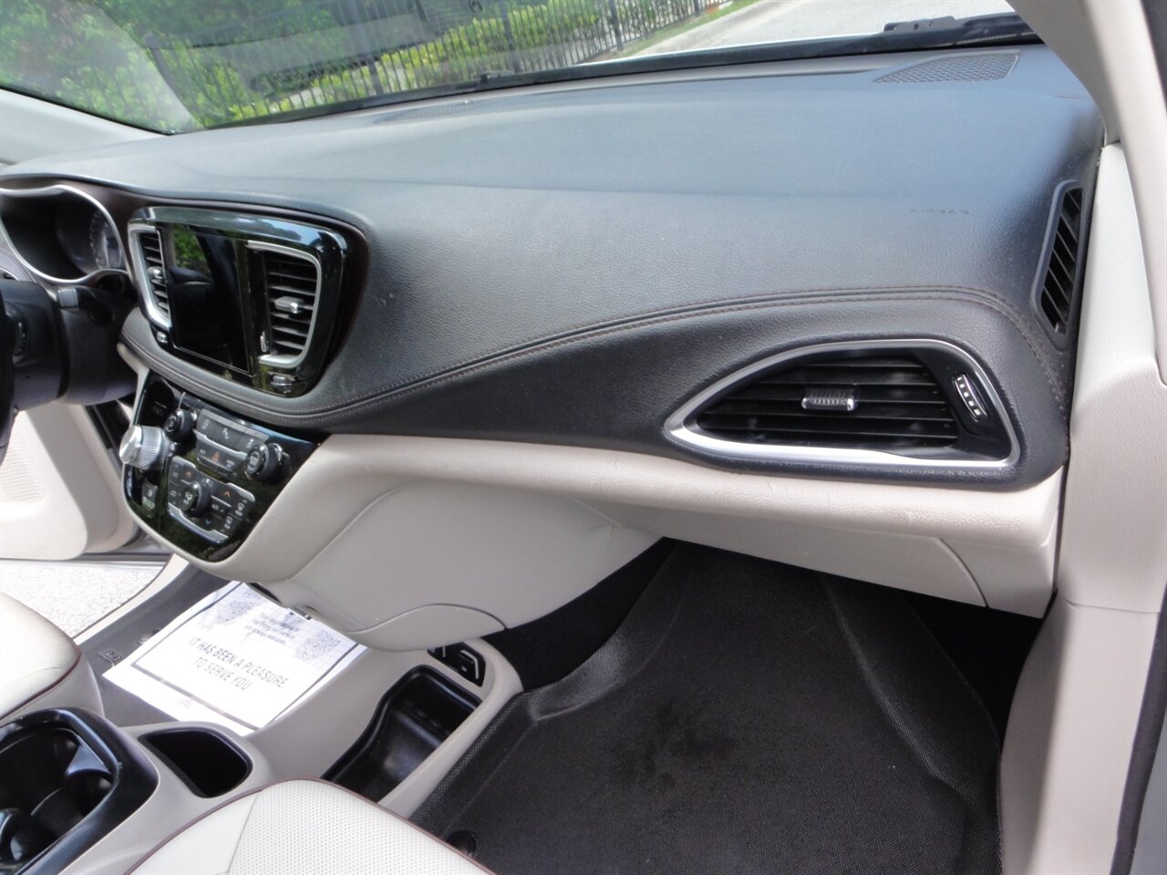 2020 Chrysler Pacifica Limited  Premium - Photo 47 - Deland, FL 32720