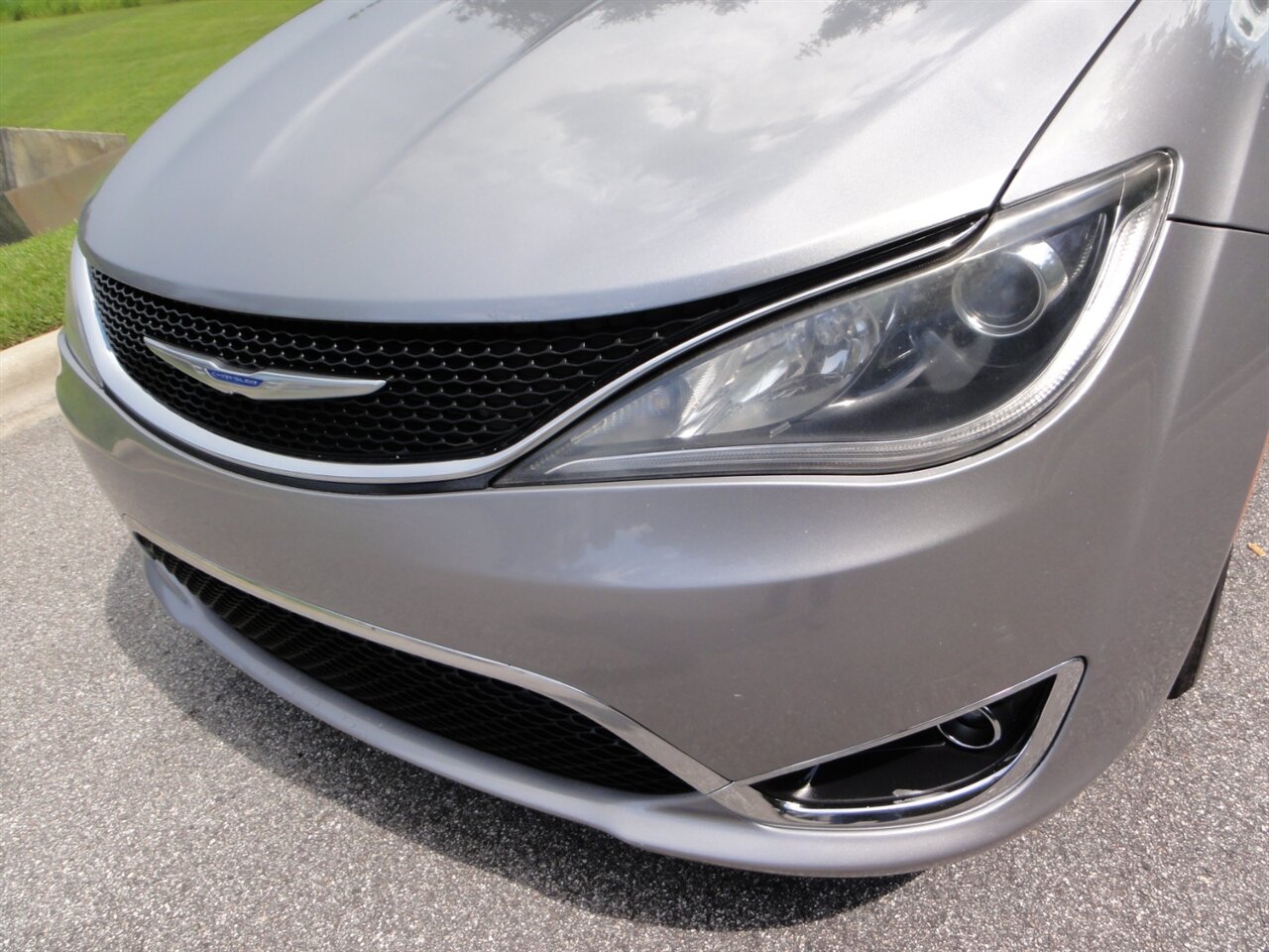 2020 Chrysler Pacifica Limited  Premium - Photo 6 - Deland, FL 32720