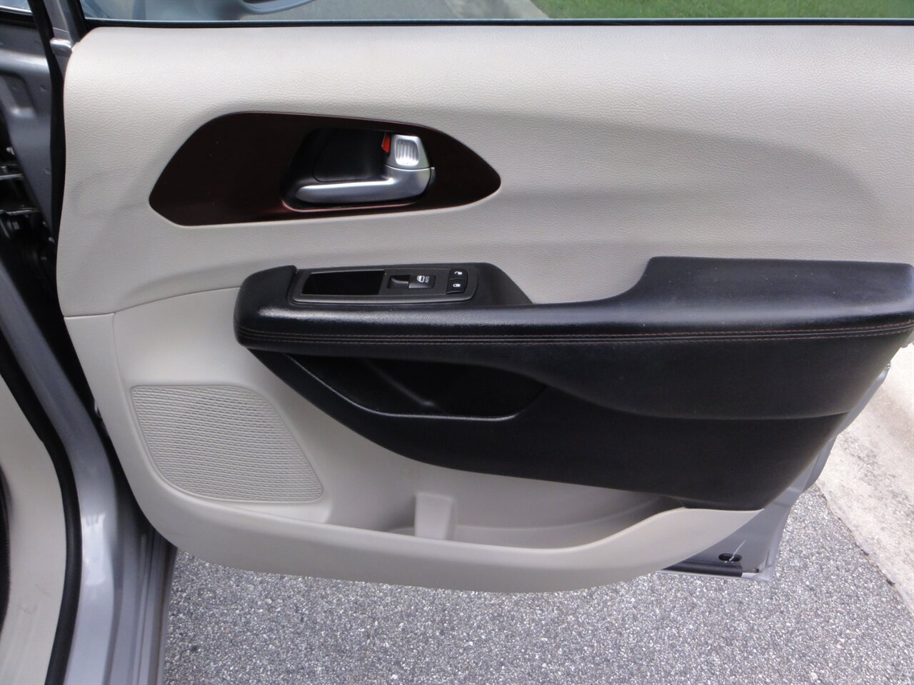 2020 Chrysler Pacifica Limited  Premium - Photo 49 - Deland, FL 32720