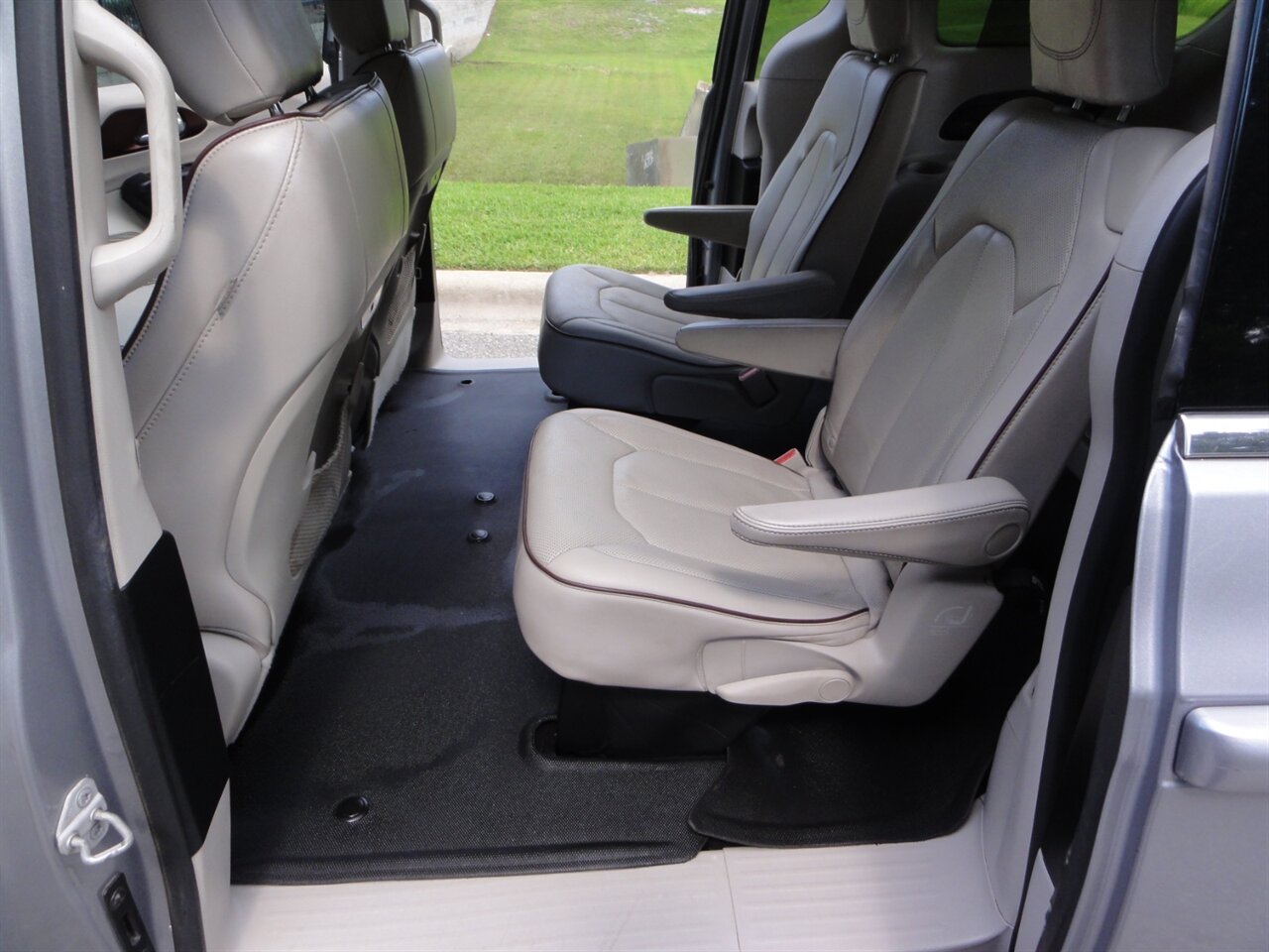 2020 Chrysler Pacifica Limited  Premium - Photo 37 - Deland, FL 32720