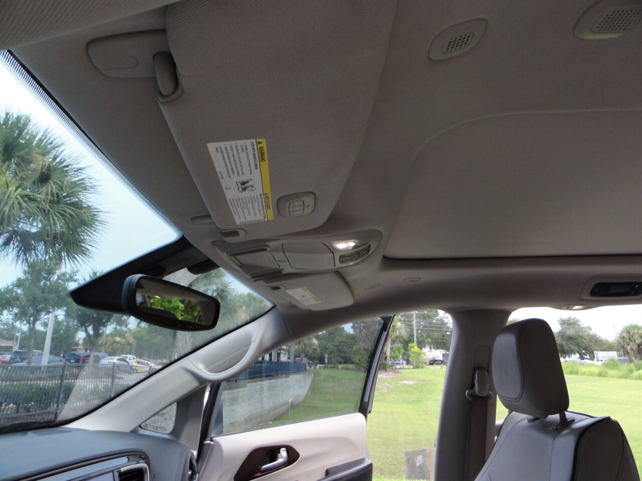 2020 Chrysler Pacifica Limited  Premium - Photo 34 - Deland, FL 32720