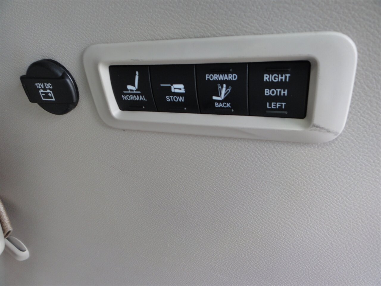 2020 Chrysler Pacifica Limited  Premium - Photo 41 - Deland, FL 32720