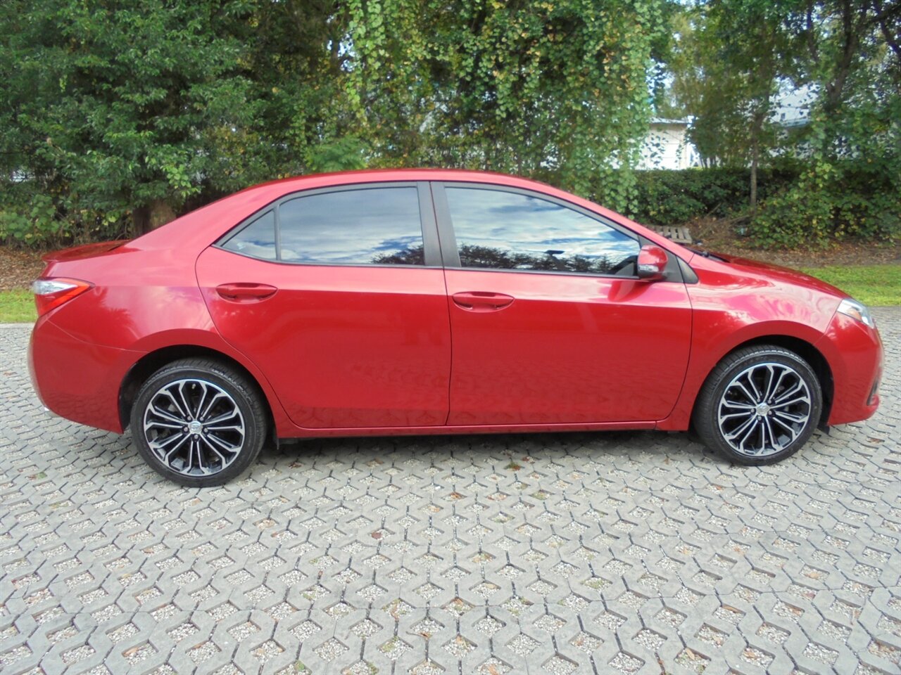 2015 Toyota Corolla S  Premium   - Photo 15 - Deland, FL 32720