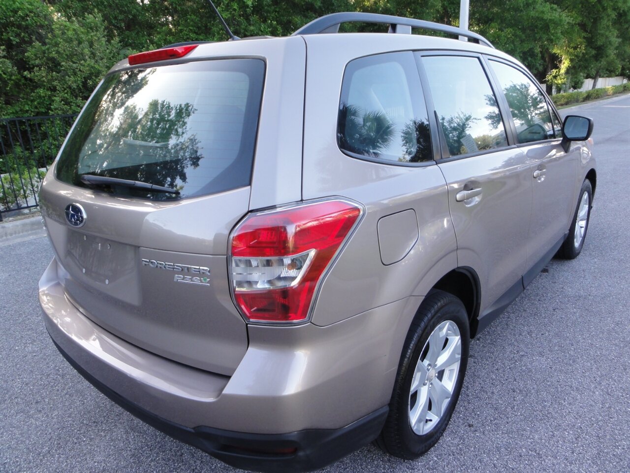 2015 Subaru Forester 2.5i Premium - Photo 3 - Deland, FL 32720