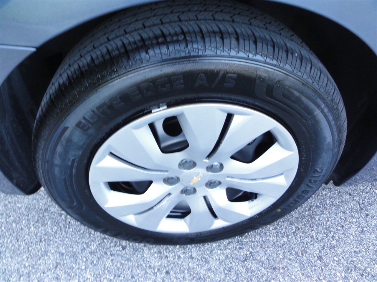 2013 Chevrolet Cruze LS Auto - Photo 22 - Deland, FL 32720
