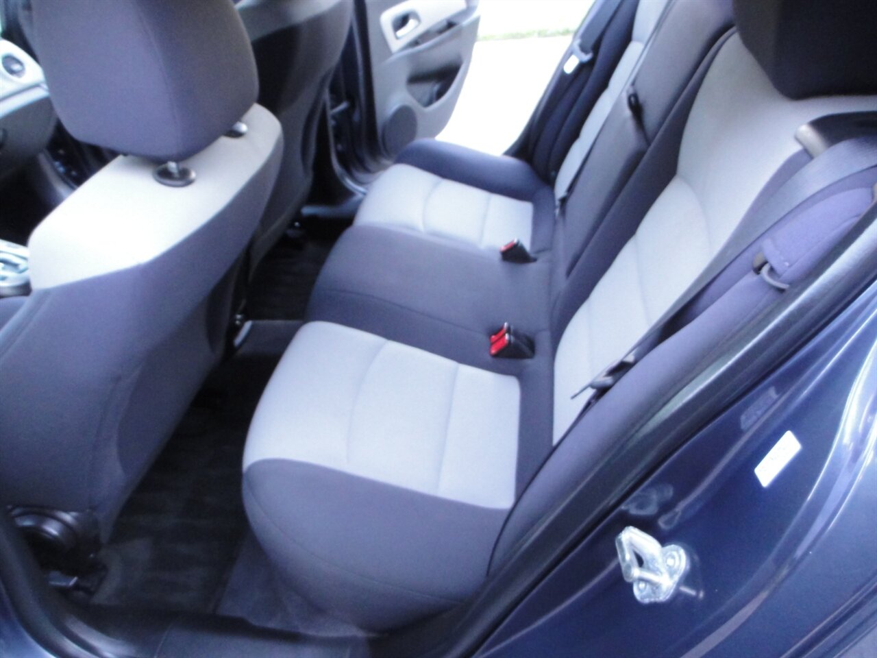 2013 Chevrolet Cruze LS Auto - Photo 31 - Deland, FL 32720
