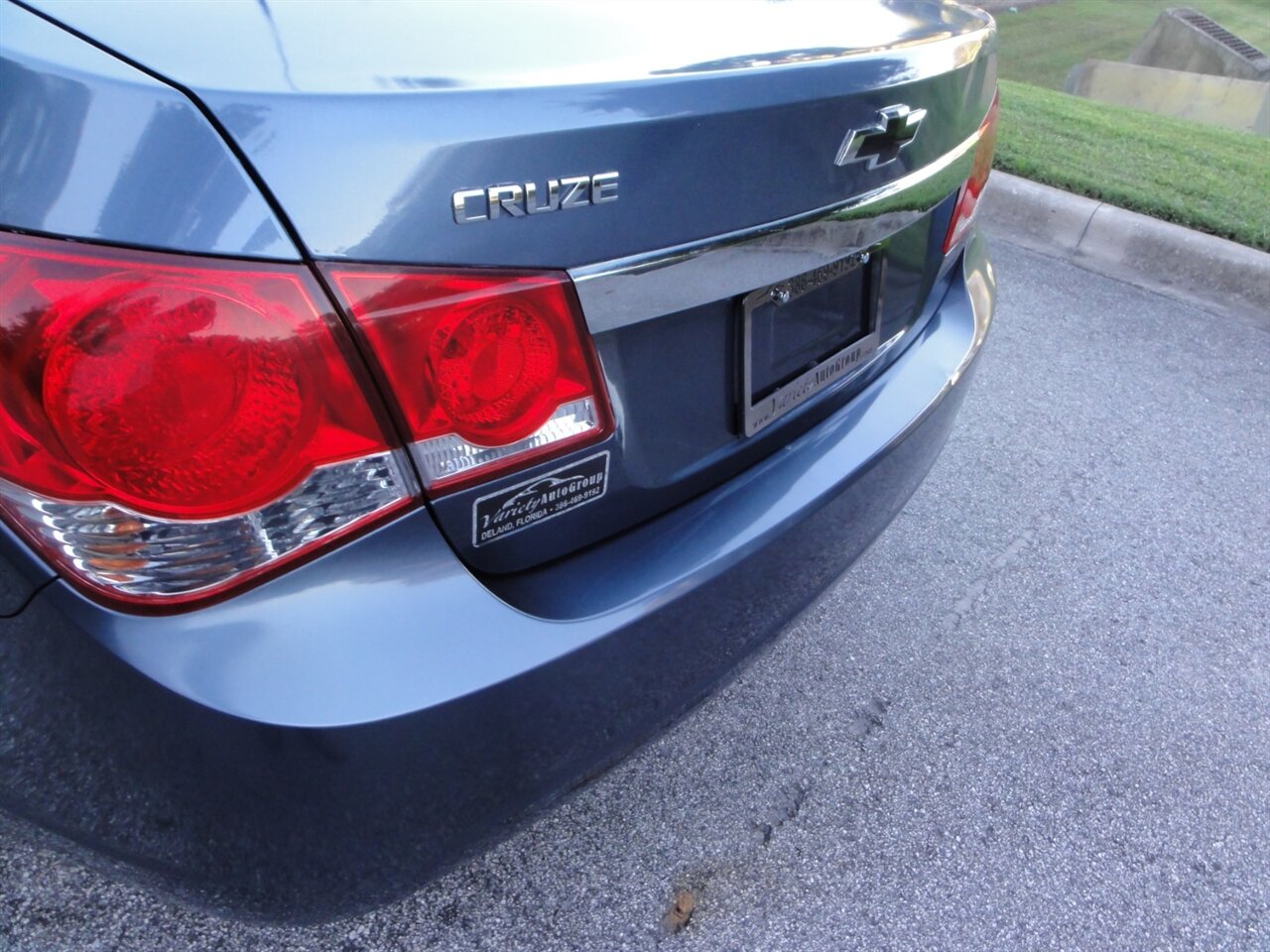 2013 Chevrolet Cruze LS Auto - Photo 21 - Deland, FL 32720