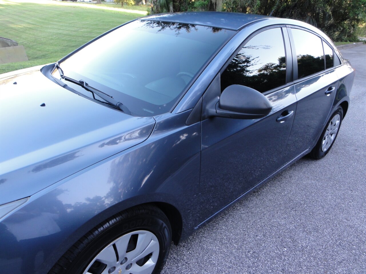 2013 Chevrolet Cruze LS Auto - Photo 9 - Deland, FL 32720
