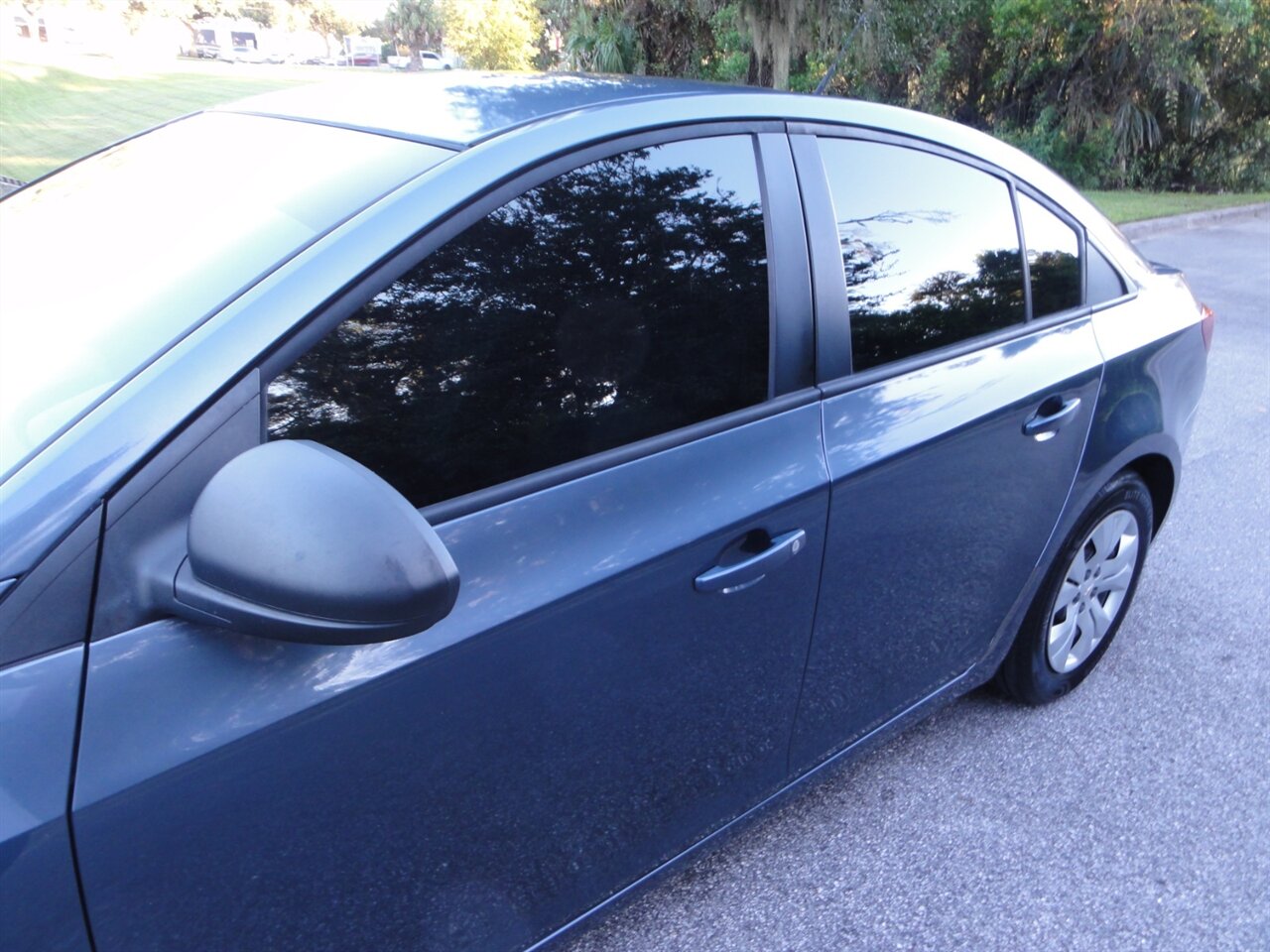 2013 Chevrolet Cruze LS Auto - Photo 11 - Deland, FL 32720