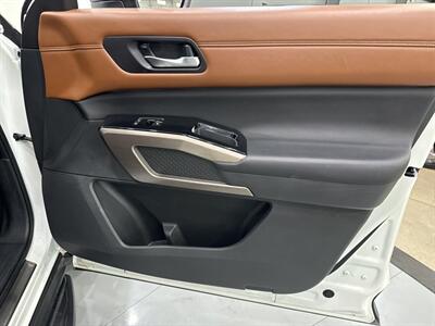 2023 Nissan Pathfinder Platinum   - Photo 33 - Austin, TX 78753