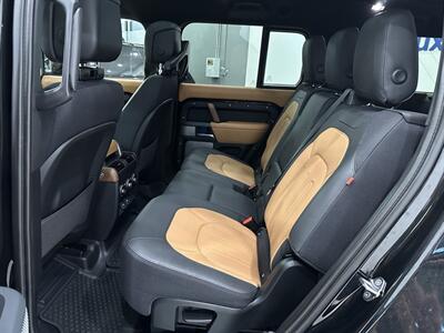 2023 Land Rover Defender X   - Photo 16 - Austin, TX 78753