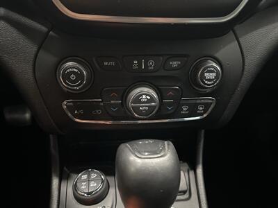 2020 Jeep Cherokee Trailhawk   - Photo 30 - Austin, TX 78753