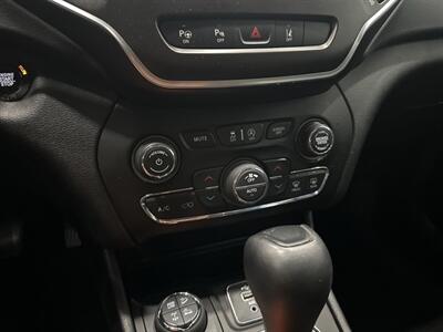 2020 Jeep Cherokee Trailhawk   - Photo 29 - Austin, TX 78753