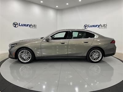 2024 BMW 5 Series 530i xDrive   - Photo 4 - Austin, TX 78753