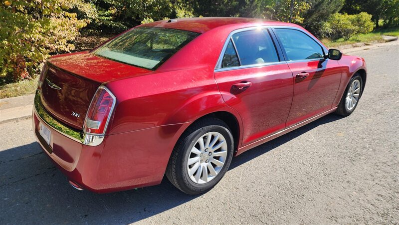 2014 Chrysler 300   - Photo 3 - Manassas, VA 20112