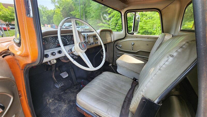 1962 CHEVROLET M80 Semi   - Photo 11 - Manassas, VA 20112