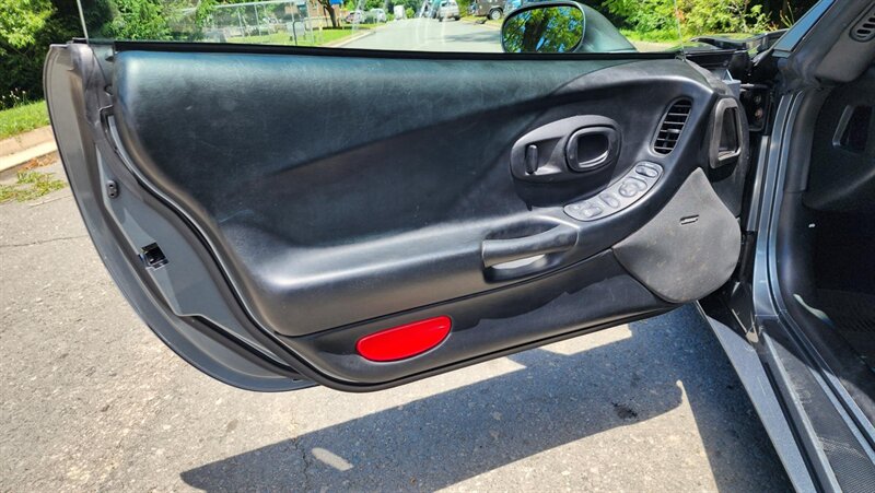 2003 Chevrolet Corvette   - Photo 13 - Manassas, VA 20112