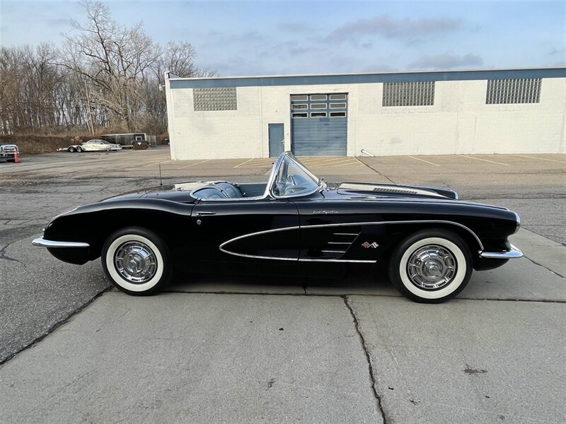 1959 Chevrolet Corvette   - Photo 2 - Manassas, VA 20112