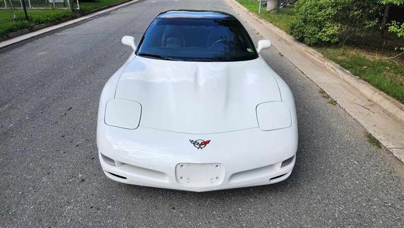 2001 Chevrolet Corvette   - Photo 8 - Manassas, VA 20112