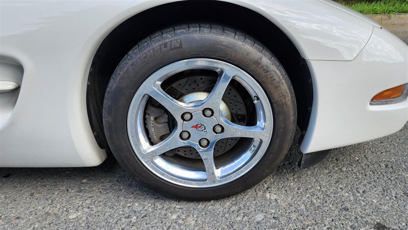 2001 Chevrolet Corvette   - Photo 12 - Manassas, VA 20112