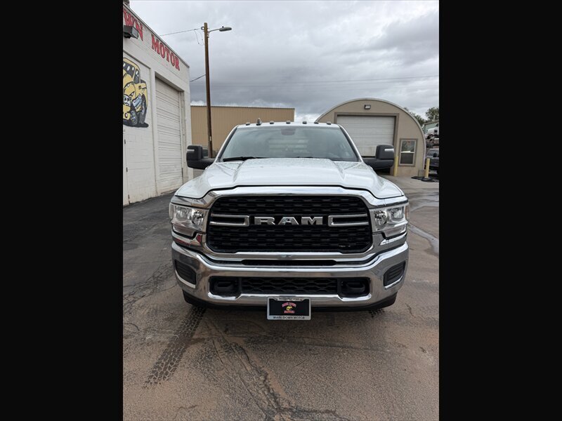 2024 RAM 3500 SLT - Photo 3 - Roosevelt, UT 84066