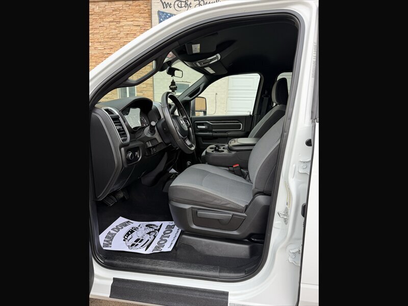 2024 RAM 3500 SLT - Photo 9 - Roosevelt, UT 84066