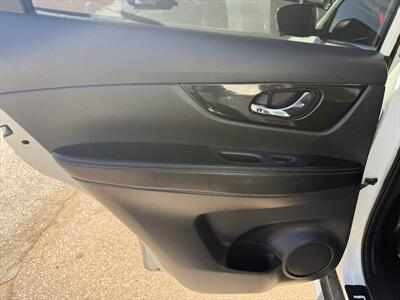 2017 Nissan Rogue SL - Photo 15 - Roosevelt, UT 84066