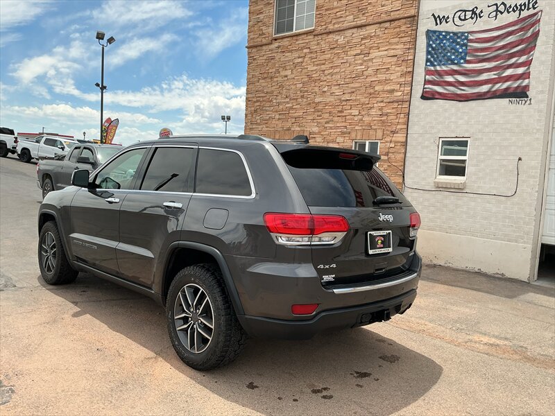 2019 Jeep Grand Cherokee Limited - Photo 2 - Roosevelt, UT 84066