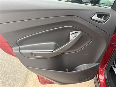 2018 Ford Escape SEL   - Photo 16 - Roosevelt, UT 84066