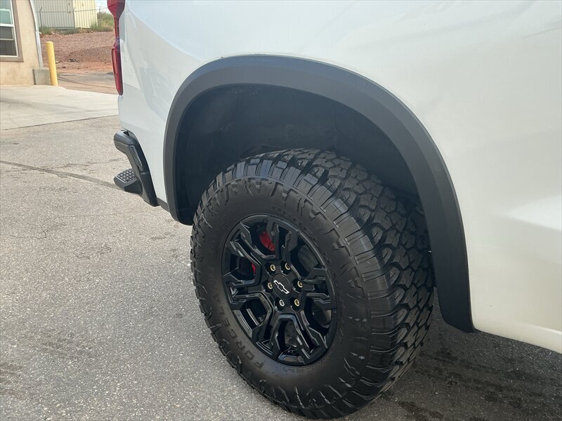 2023 Chevrolet Silverado 1500 ZR2 - Photo 9 - Roosevelt, UT 84066
