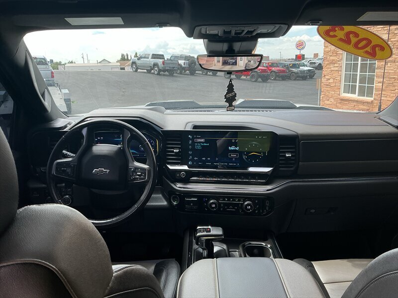 2023 Chevrolet Silverado 1500 ZR2 - Photo 16 - Roosevelt, UT 84066