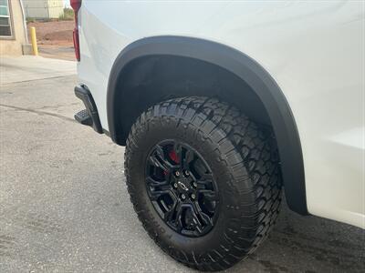 2023 Chevrolet Silverado 1500 ZR2   - Photo 9 - Roosevelt, UT 84066