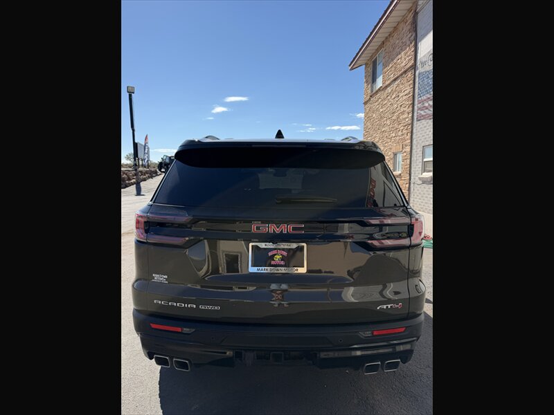 2024 GMC Acadia AT4 - Photo 5 - Roosevelt, UT 84066