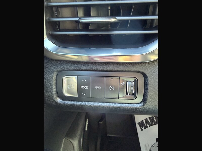 2024 GMC Acadia AT4 - Photo 8 - Roosevelt, UT 84066