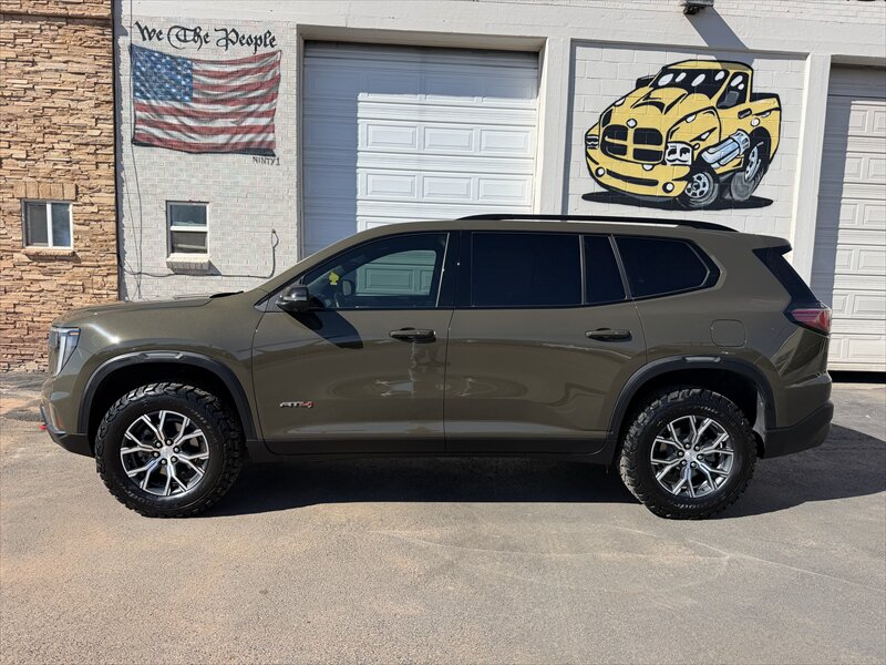 2024 GMC Acadia AT4 - Photo 2 - Roosevelt, UT 84066