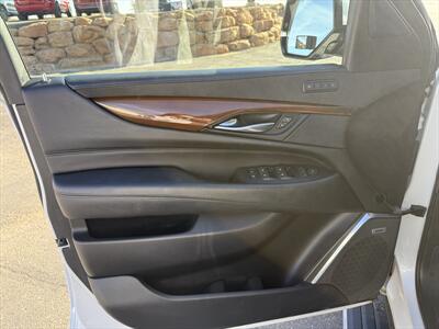2018 Cadillac Escalade Premium Luxury   - Photo 6 - Roosevelt, UT 84066