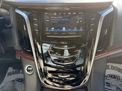 2018 Cadillac Escalade Premium Luxury   - Photo 12 - Roosevelt, UT 84066