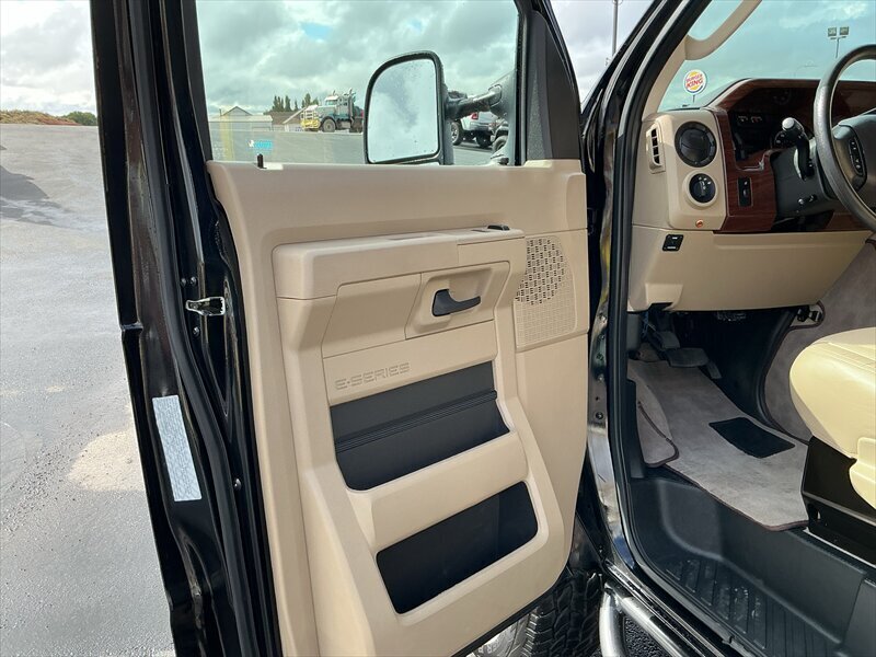 2013 Ford E-350 SD - Photo 11 - Roosevelt, UT 84066