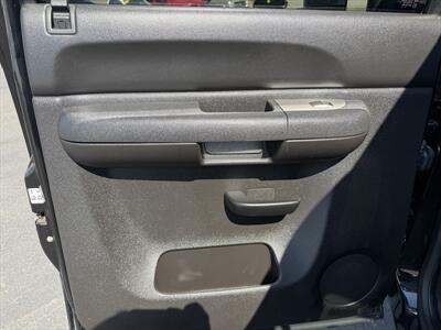2014 Chevrolet Silverado 3500 LT   - Photo 16 - Roosevelt, UT 84066