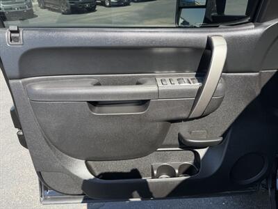 2014 Chevrolet Silverado 3500 LT   - Photo 8 - Roosevelt, UT 84066
