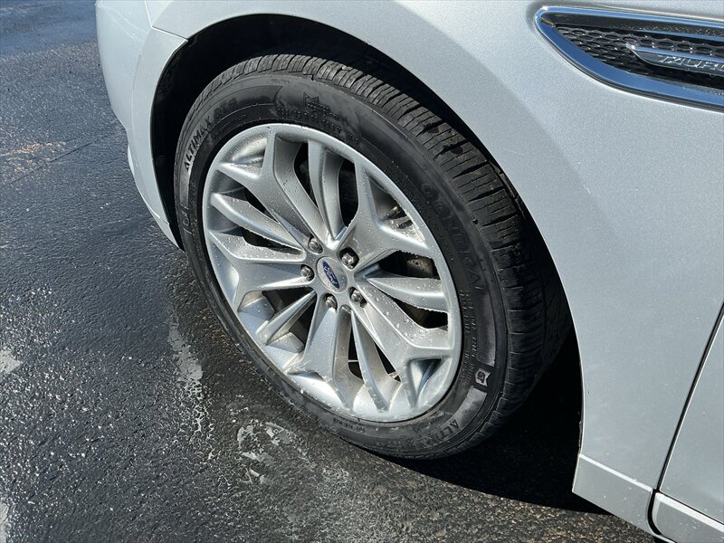 2015 Ford Taurus Limited - Photo 11 - Roosevelt, UT 84066