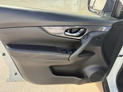 2019 Nissan Rogue SV   - Photo 6 - Roosevelt, UT 84066