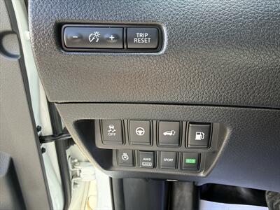 2019 Nissan Rogue SV   - Photo 8 - Roosevelt, UT 84066