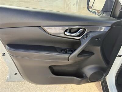 2019 Nissan Rogue SV   - Photo 6 - Roosevelt, UT 84066