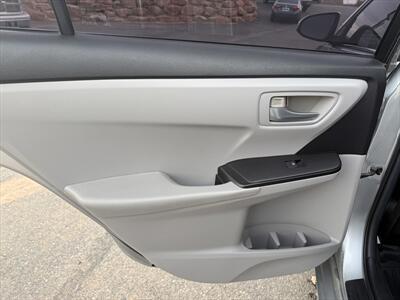 2015 Toyota Camry SE - Photo 13 - Roosevelt, UT 84066