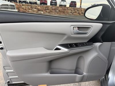 2015 Toyota Camry SE - Photo 5 - Roosevelt, UT 84066