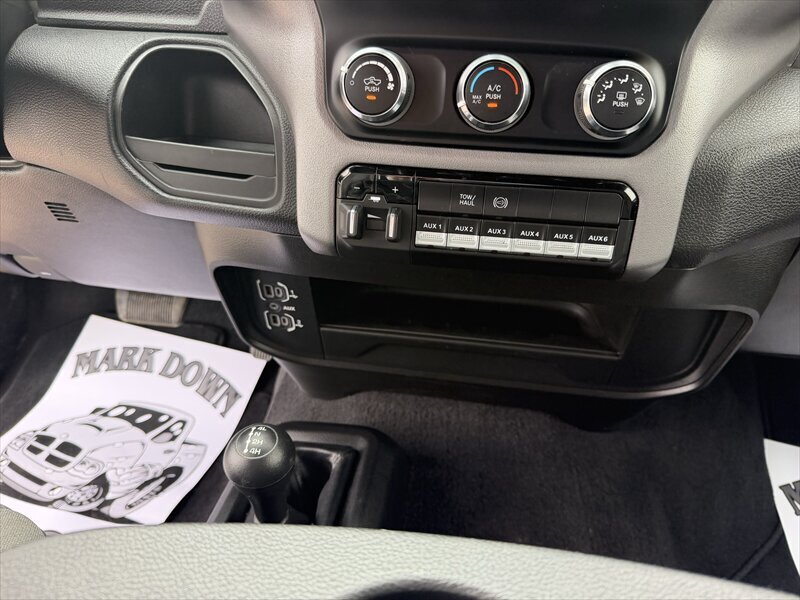 2024 RAM Ram 3500 Chassis Cab SLT - Photo 13