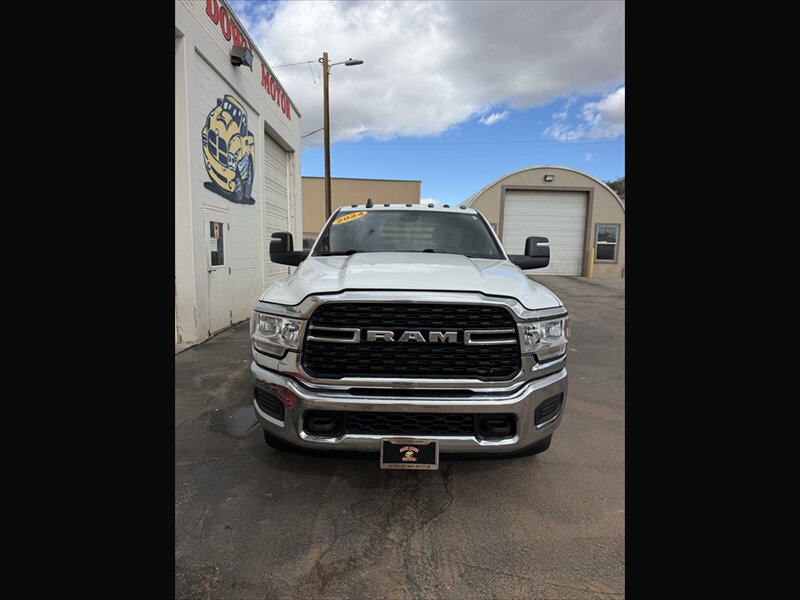 2024 RAM 3500 SLT - Photo 3 - Roosevelt, UT 84066