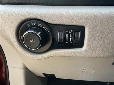 2018 Chrysler Pacifica Touring L   - Photo 7 - Roosevelt, UT 84066