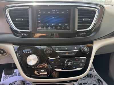 2018 Chrysler Pacifica Touring L   - Photo 11 - Roosevelt, UT 84066